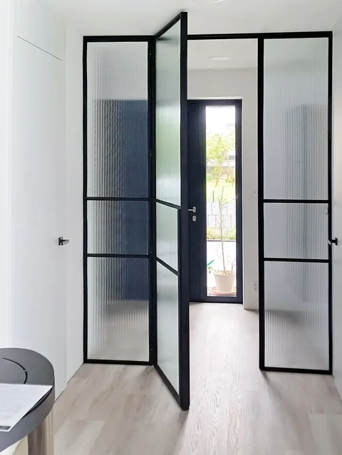 Loftové dveře a příčky Loftové dveře a příčky